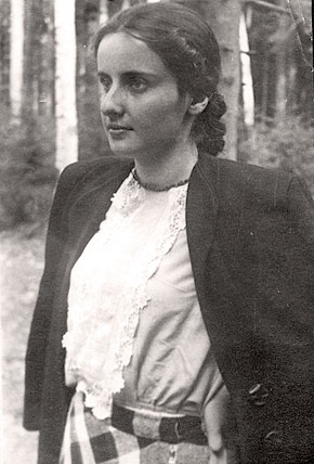 Анна  Саакянц